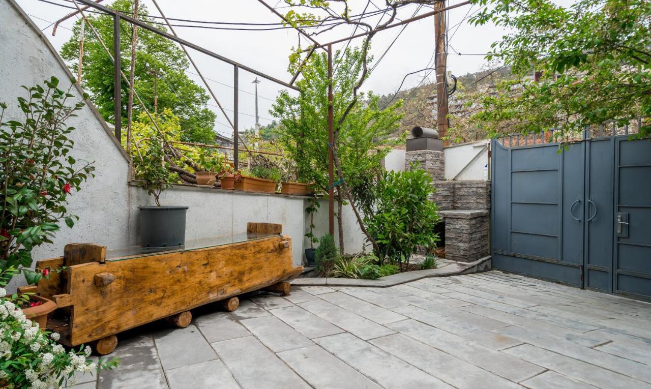 Sololaky Wall Tbilisi Exteriér fotografie