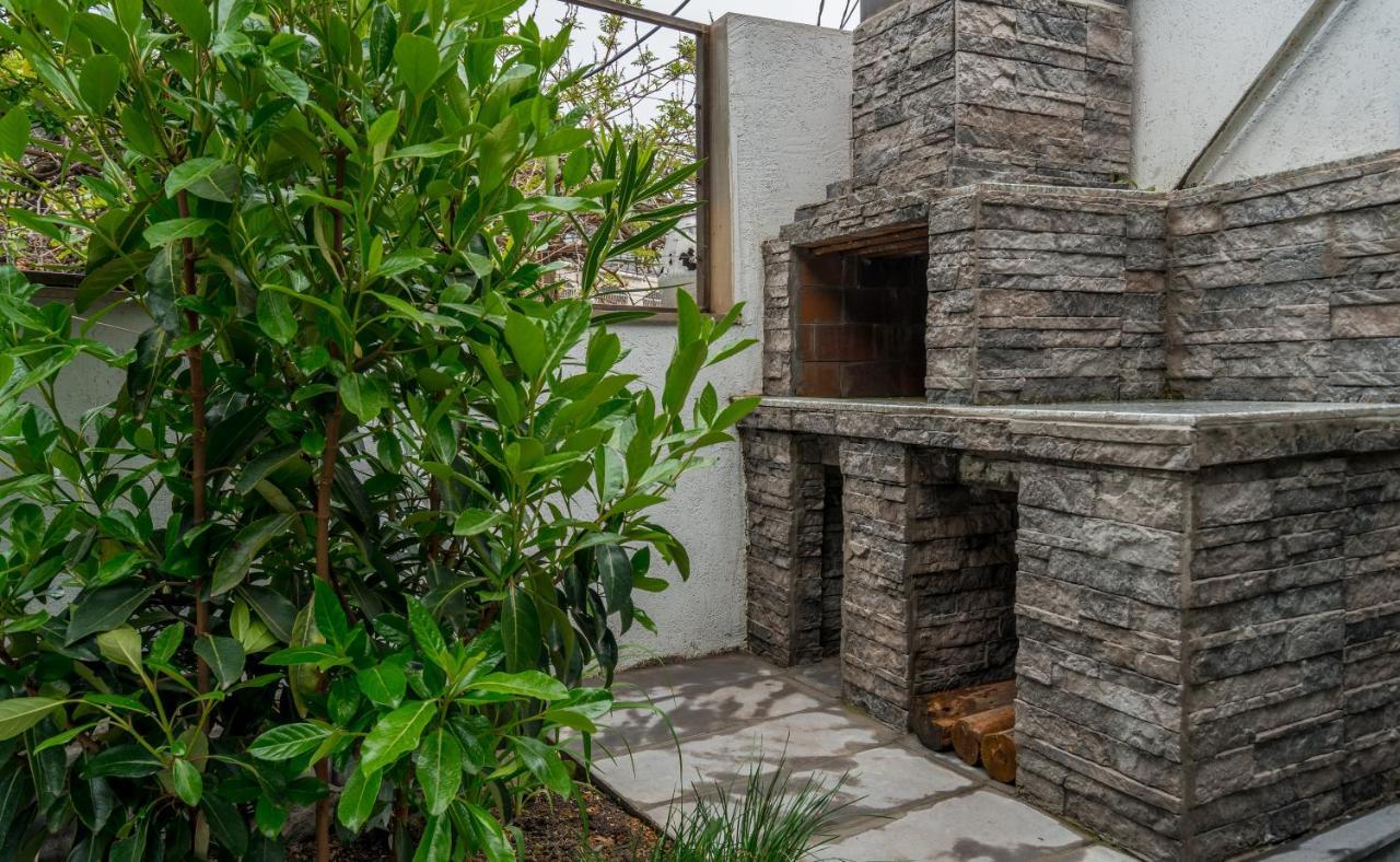 Sololaky Wall Tbilisi Exteriér fotografie